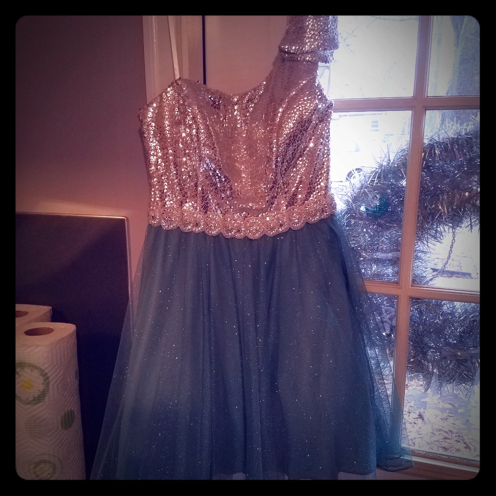 Popcorn dress one shoulder